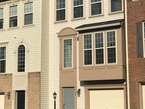151 Royal Ct, Warrenton, VA 20186