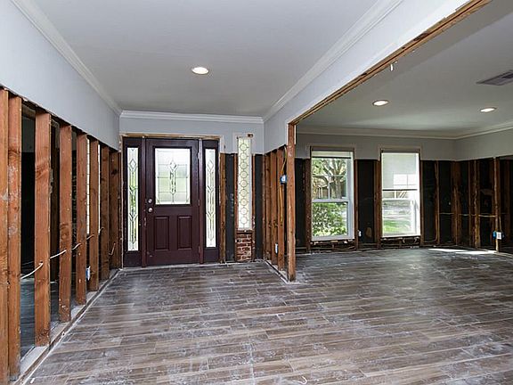 4th image of 5042 Glenmeadow Dr