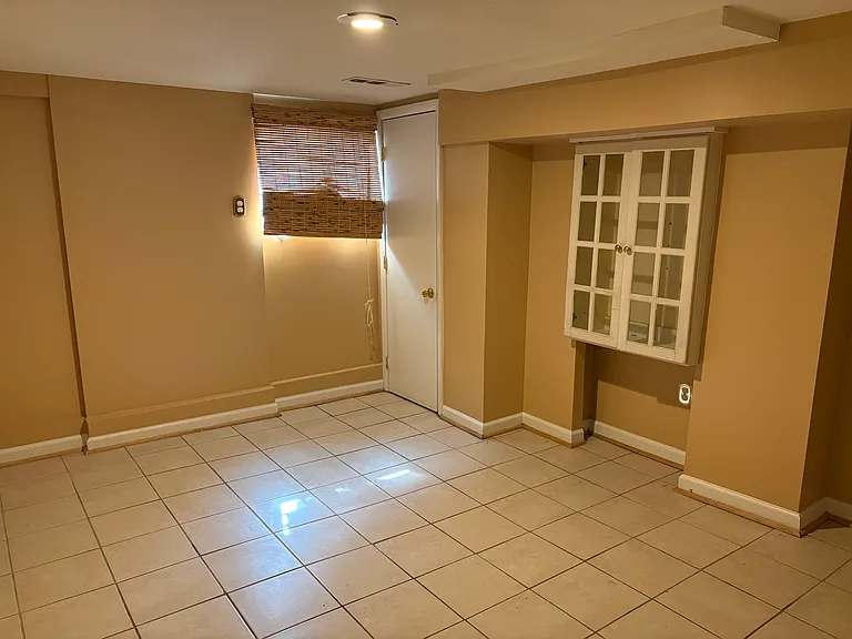 1012 W Pratt St — Photo 15