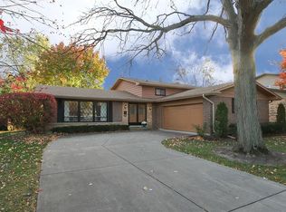 717 E Juniper Dr, Palatine, IL 60074