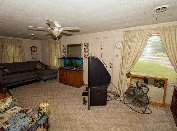 3rd image of 11810 Lincolnway