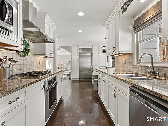 4th image of 43 Blueberry Hill Road