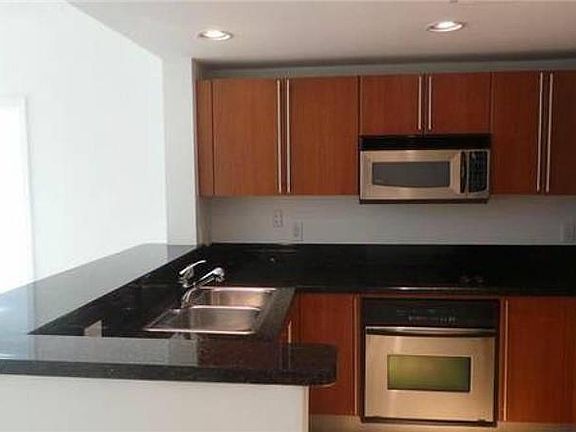 3rd image of 610 Clematis St APT 421