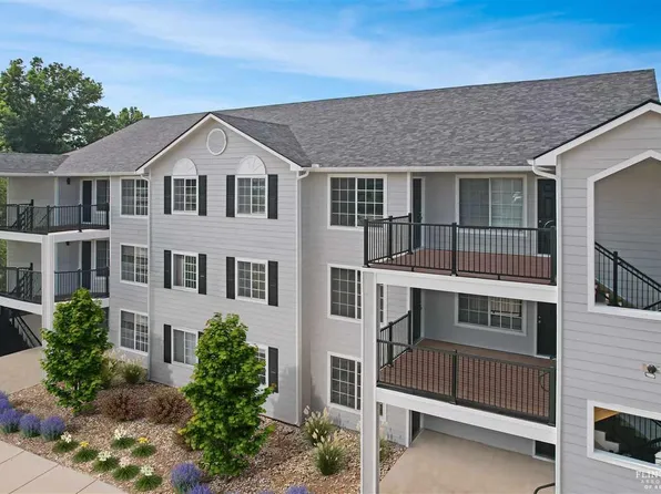 2411 Woodway Dr #K, Manhattan, KS 66502