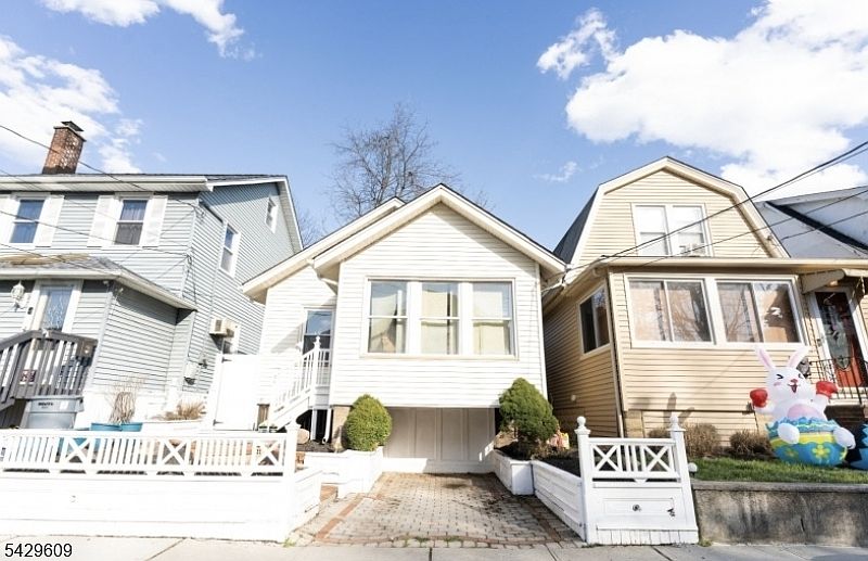 1st image of 78 Beech St