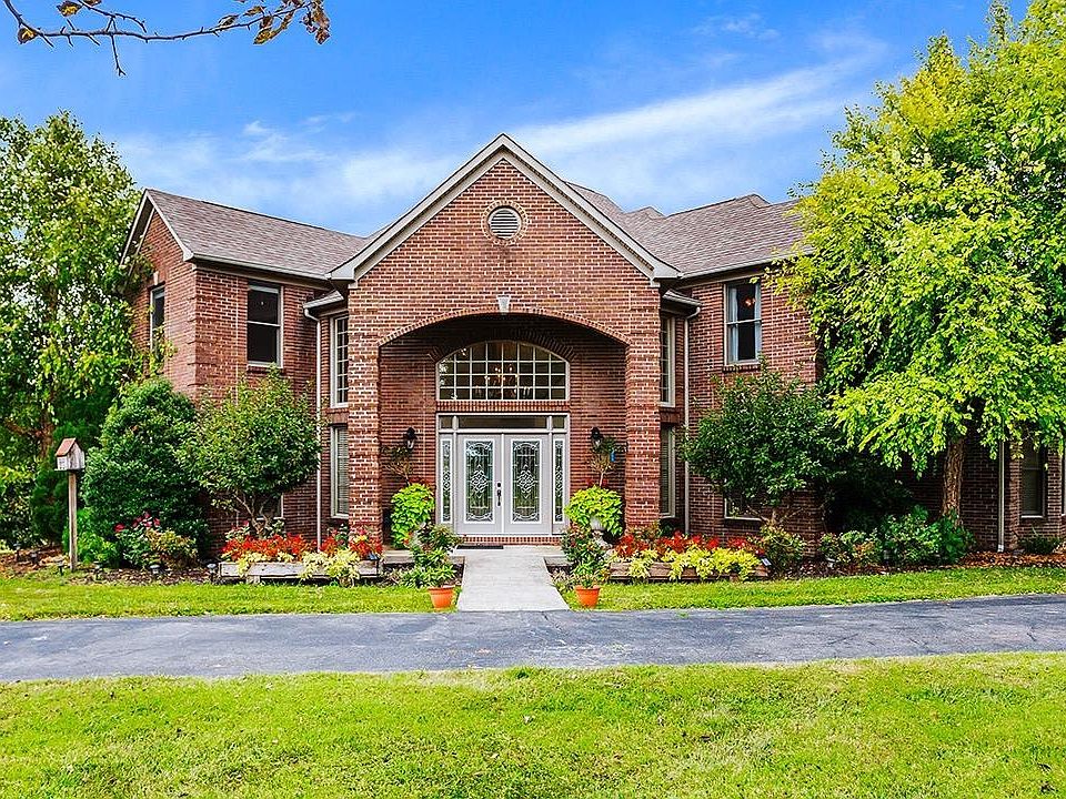 1st image of 1000 Royal Crest Dr