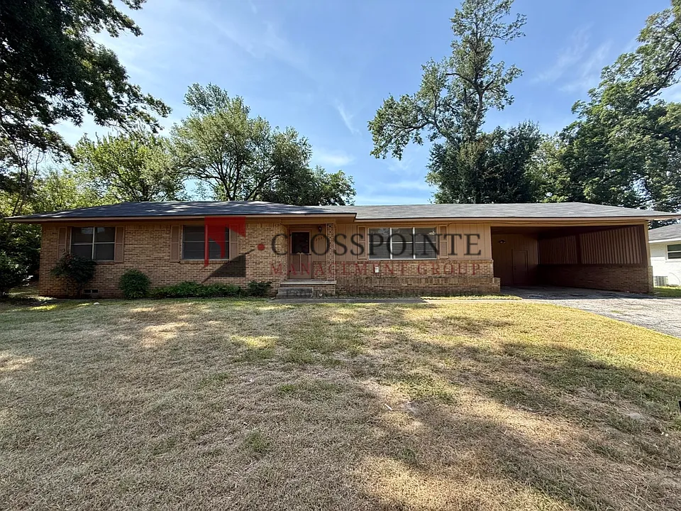 2725 Tanglewood Dr