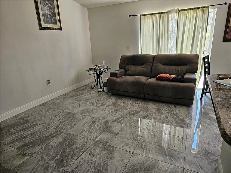557 Eagle Ct — Photo 15