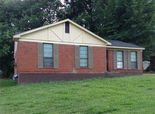 1215 Charter Oak Dr, Memphis, TN 38109