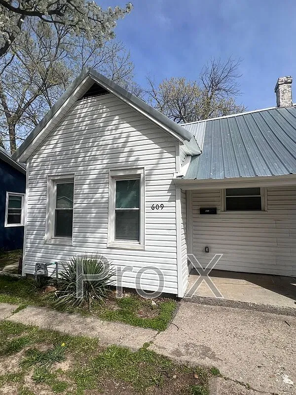 Studio, 1.0 bath, 350 sqft, $675 — Photo 1