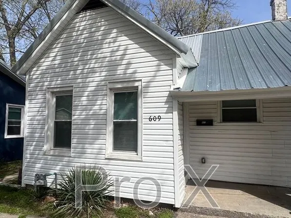 609 W 9th St, Joplin, MO 64801