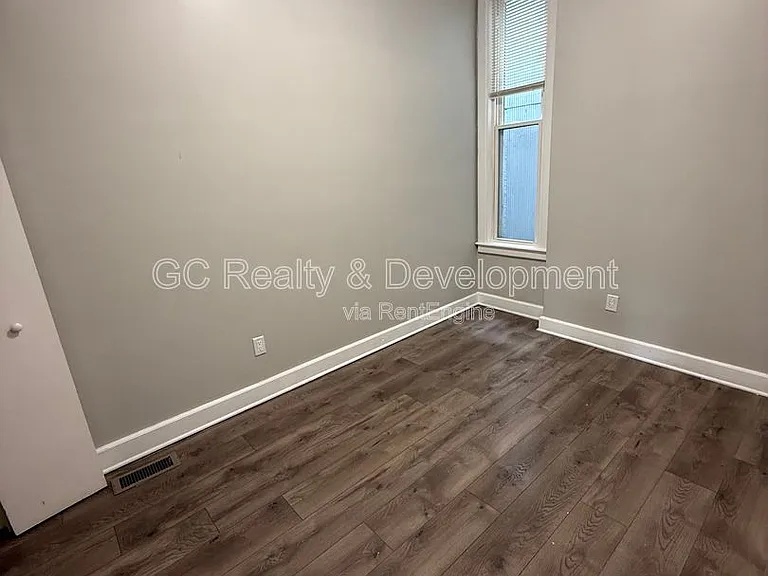 6401 S Eberhart Ave #6403-1 — Photo 4