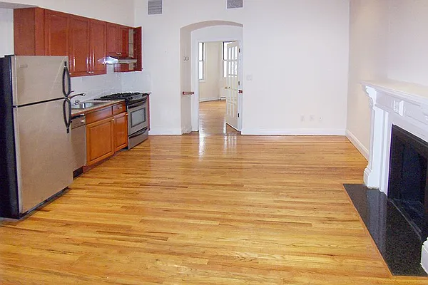 Rented by Fox Residential Group | media 2