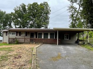 337 Pine St, Mount Carmel, TN 37645