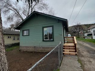 718 N 10th St, Klamath Falls, OR 97601