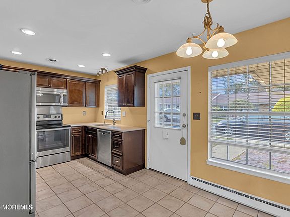 5th image of 74 Buckingham Drive #C