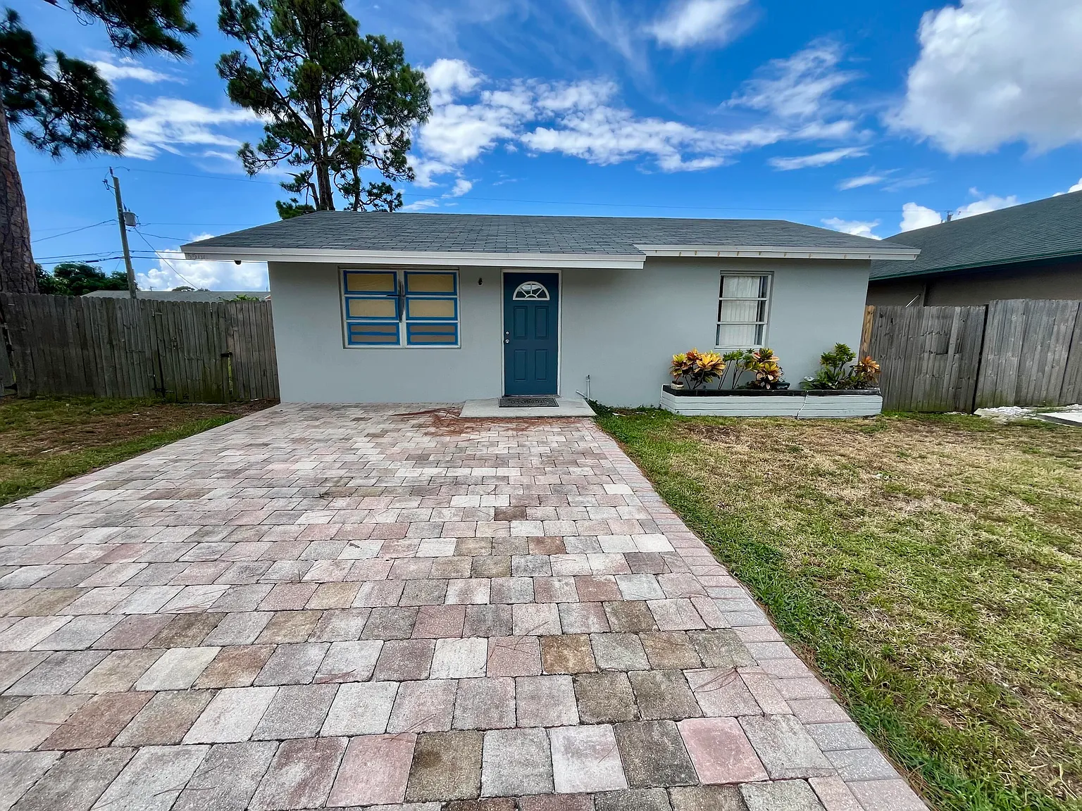 3 bed, 1.0 bath, 836 sqft, $2,500 — Photo 4