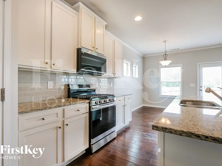 4475 Clubside Dr — Photo 9
