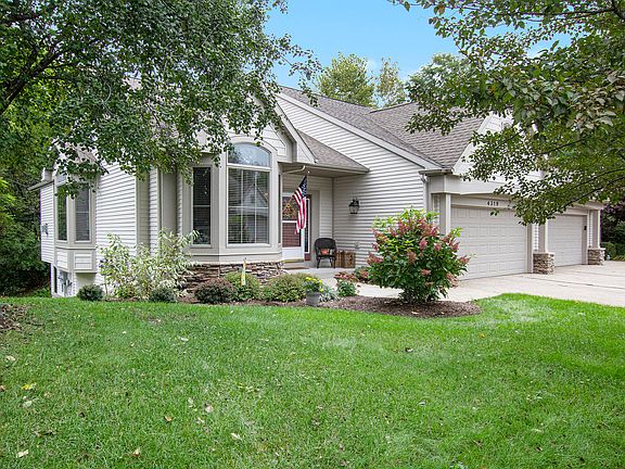5th image of 4319 Willow Lane Dr NE