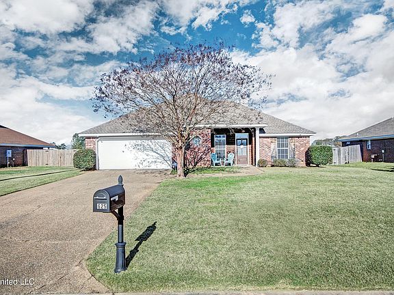 2nd image of 625 Post Oak Pl