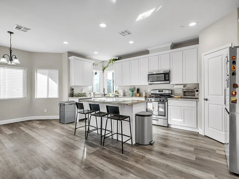 9498 Village Center Dr — Photo 7