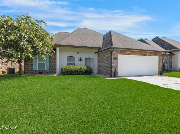 217 Lexi Falls Ln, Broussard, LA 70518