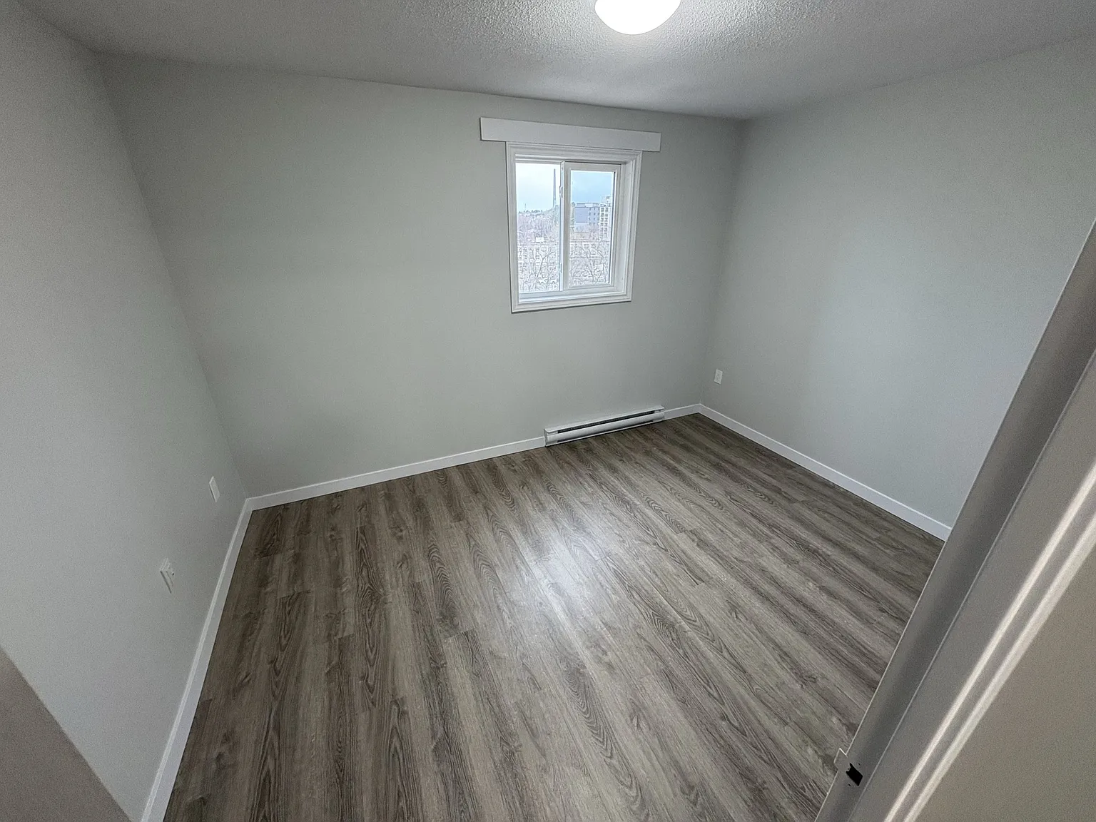Regent Court Apartments — Photo 4