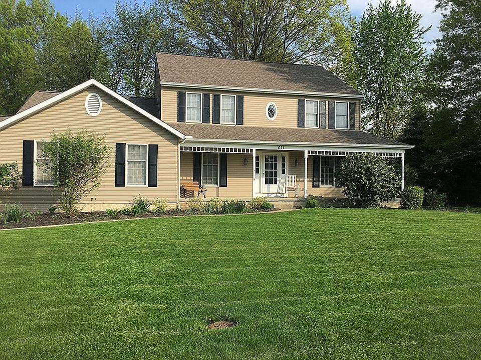 2nd image of 627 Landerwood Ln