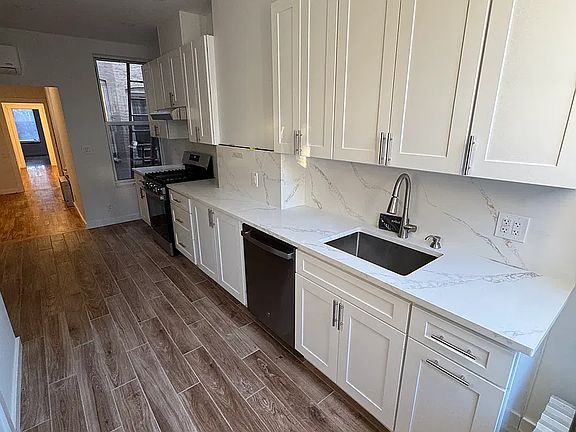 5th image of 1929 Woodbine St APT 1L