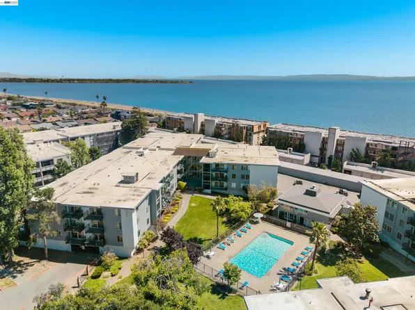 960 Shorepoint Ct APT 214, Alameda, CA 94501