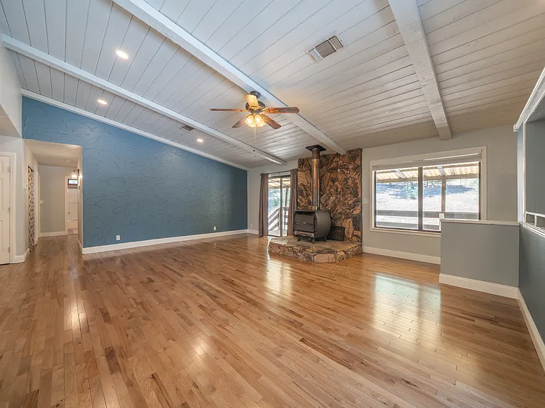 17659 Melwood Ln — Photo 14