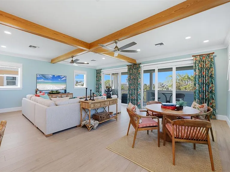 115 Aqua Ln — Photo 24