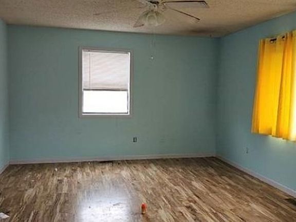 3rd image of 330 S Sunnyside Rd