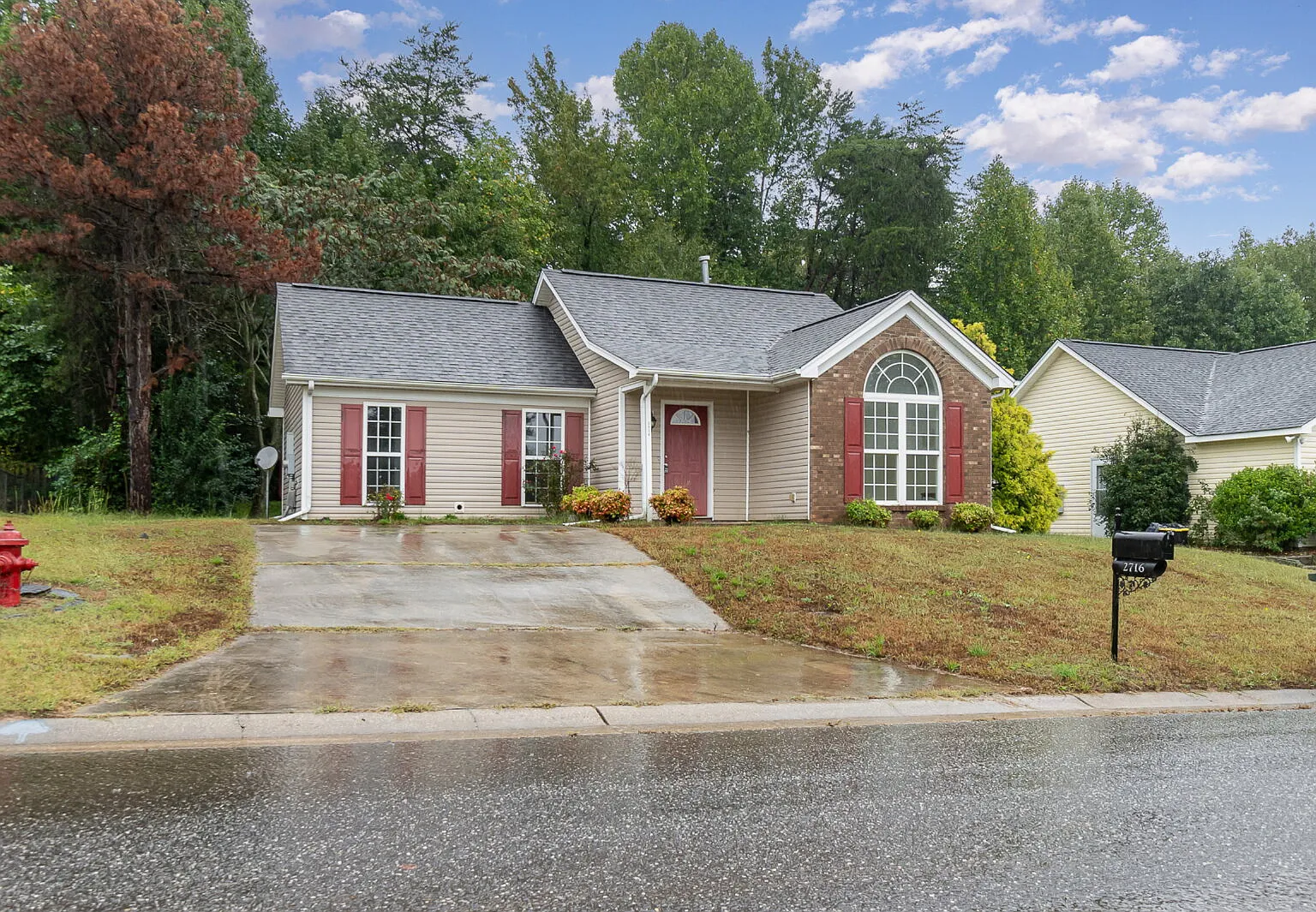 3 bed, 2.0 bath, 1300 sqft, $1,650 — Photo 1