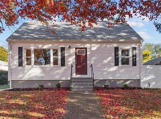 2 Lillian Ln, Cranston, RI 02920