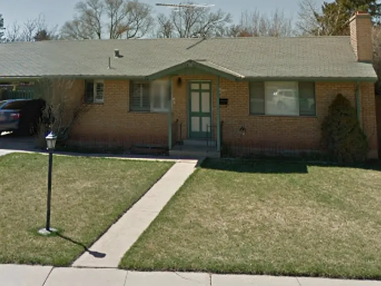 282 S Dewey Ave #A — Photo 1