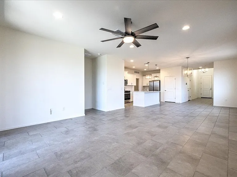 11328 S Weismann Dr — Photo 7