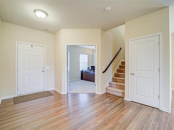 5th image of 8871 N Rainview Way
