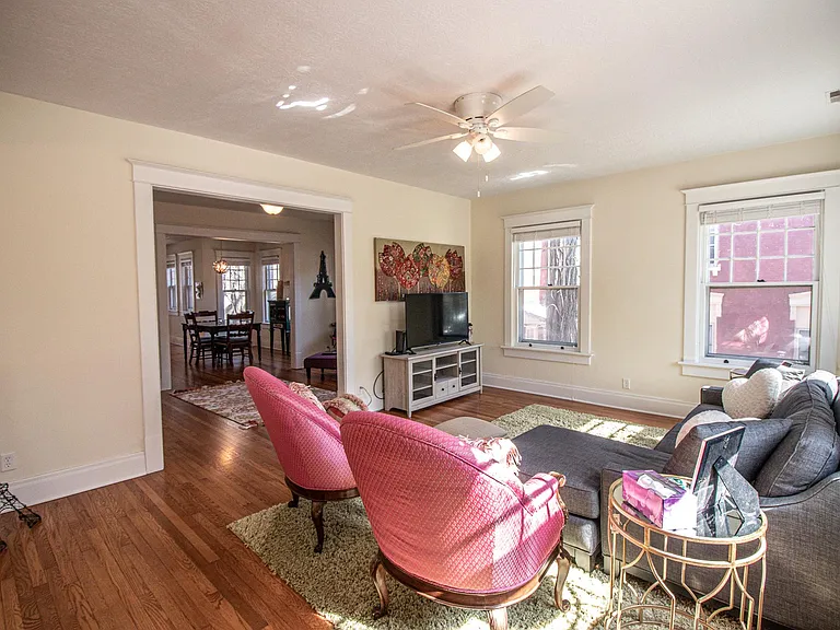 1204 Columbia St — Photo 7