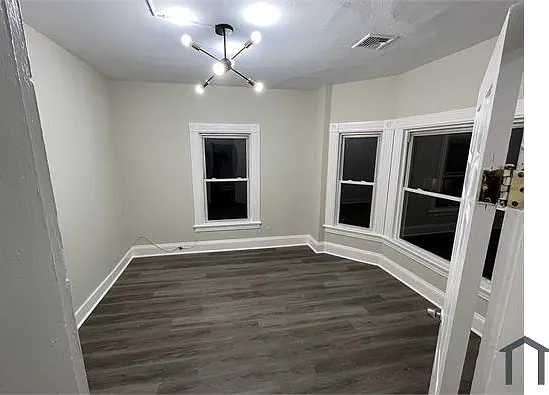 5 bed, 2000 sqft, $3,000 — Photo 2