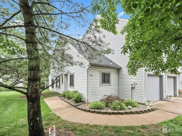 70 Lexington Cir, Matawan, NJ 07747