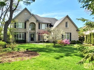 2100 W Wiesbrook Rd, Wheaton, IL 60189