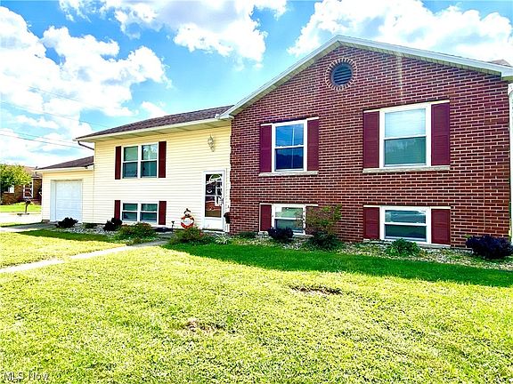 2nd image of 709 Circle Dr