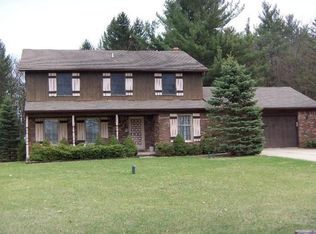 8585 Peer Rd, South Lyon, MI 48178