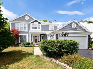 98 N Royal Oak Dr, Vernon Hills, IL 60061