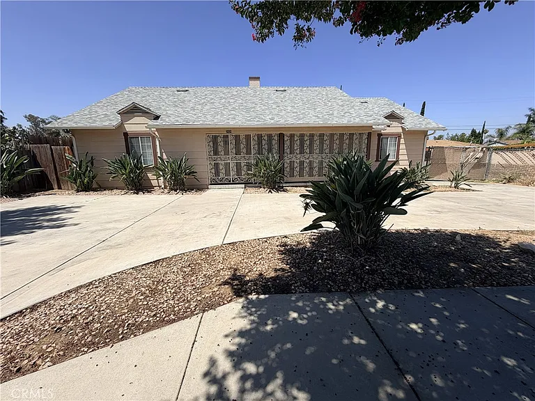 2820 Madison St — Photo 4