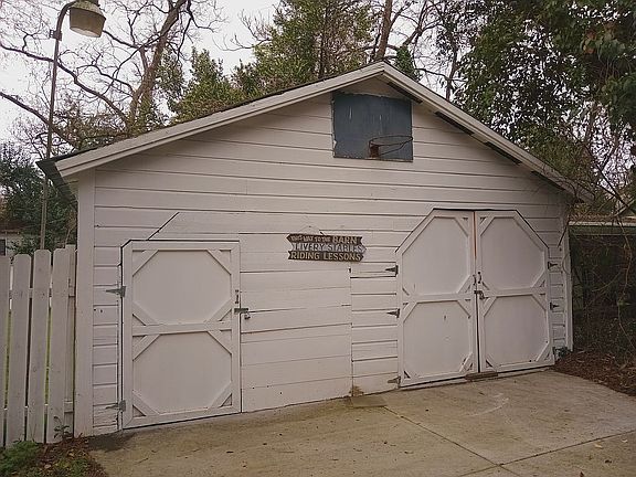 5th image of 52 Byrnes St