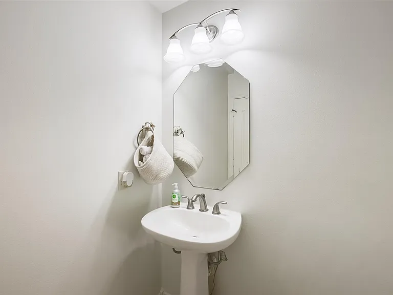 5710 Cielio Bay Ct — Photo 29