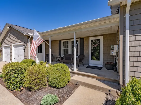 43 Mount Dumplin Rd, Palmer, MA 01069