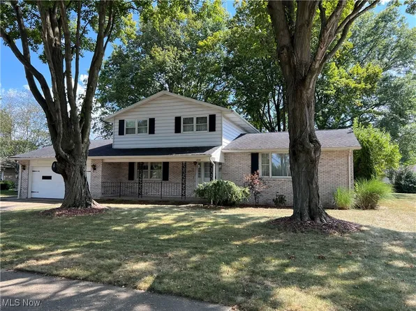 1354 Independence Cir SE, New Philadelphia, OH 44663